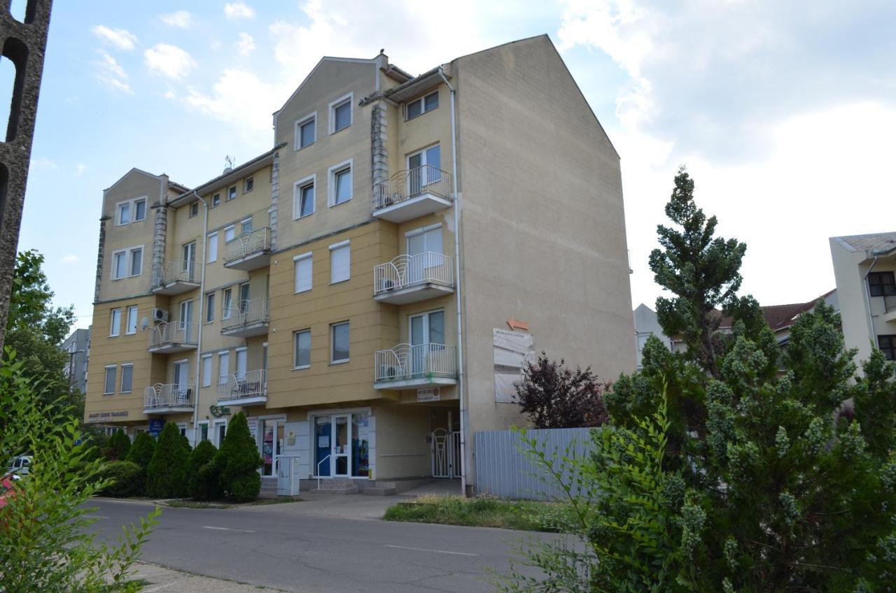 Gabi Apartman Hajdúszoboszló 外观 照片